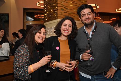 Screen Hong Kong night